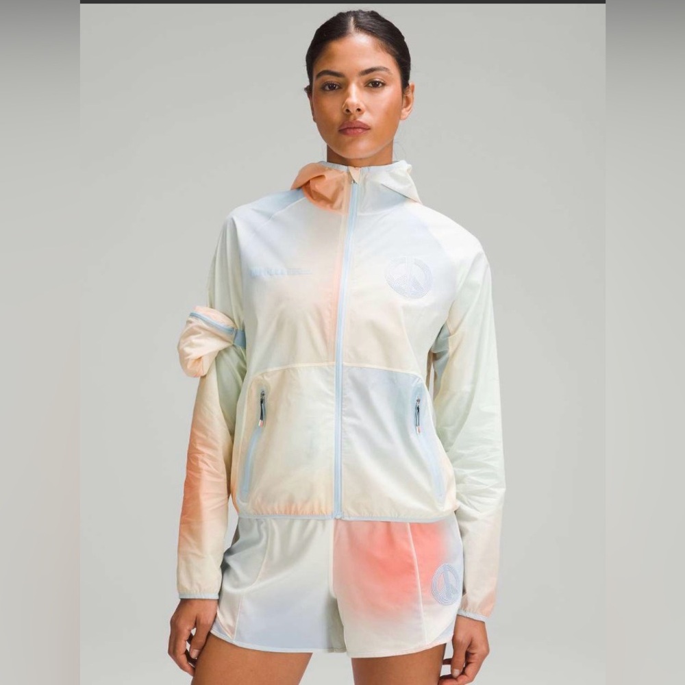 Lululemon x Madhappy Packable Running Jacket
Madhappy Ombre Large Multi 🌧️